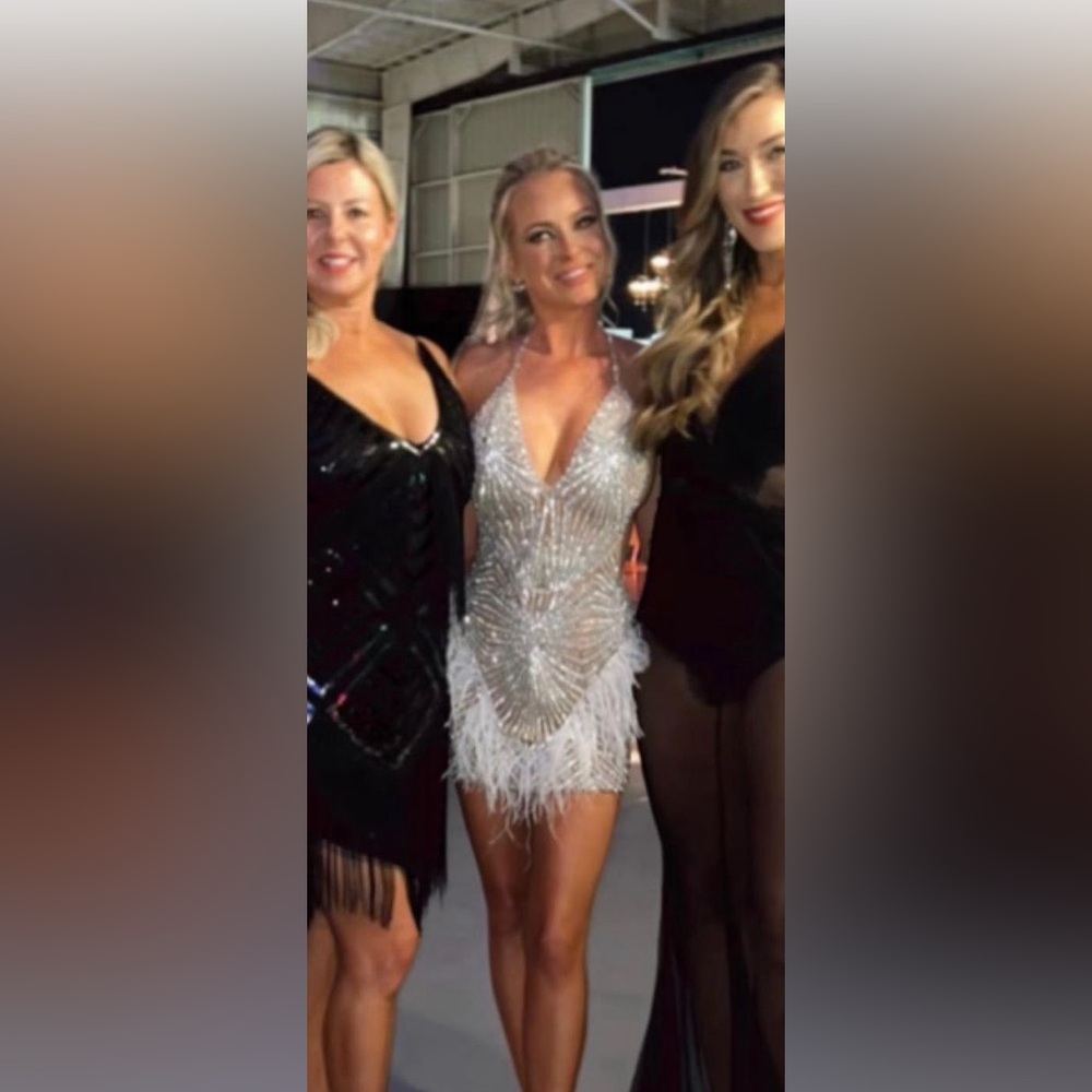 Portia and Scarlett - Picture 4 of 4